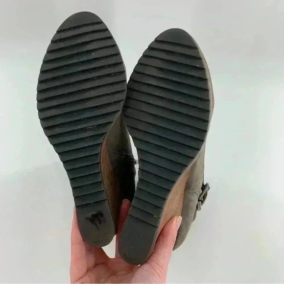 Caslon womens booties size 38 gray suede pull on belted wedge boots - Picture 9 of 14